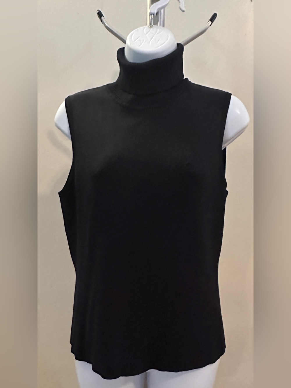 Classiques Entier Black Sleeveless Turtleneck Tank Top